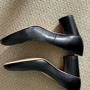 Classic Stuart Weitzman Black Leather pumps 2 in heel MADE IN SPAIN!